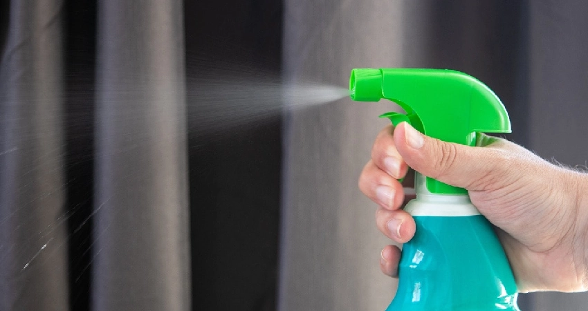 Spray bottle for cleaning