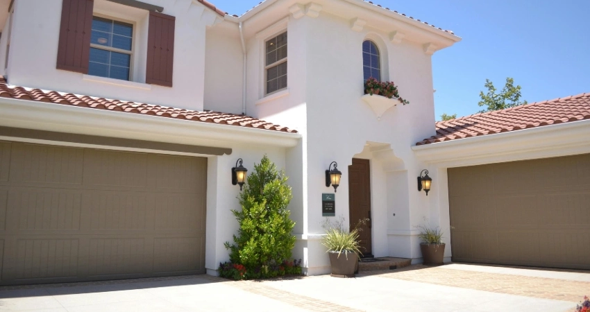 Vinyl garage door